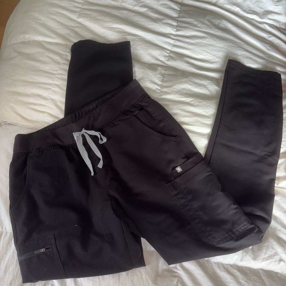 Figs Black Size MEDIUM TALL Yola Skinny Scrub Pant